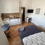Airport Apartment 29 Self Check-In Free Parking